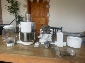 Kuchyňský robot Bosch MUM 4880