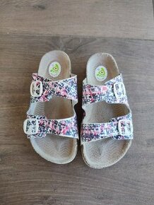 Dětské pantofle vel. 33