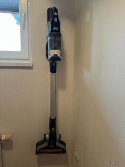 Vysavač black decker tyčový