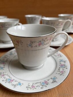 Daruji servis za lahev červeného vína