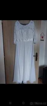 Svatební šaty a závoj