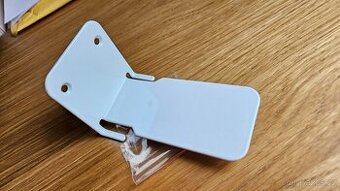 Neviditelná polička na knížky