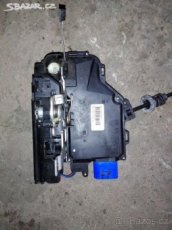 Škoda Octavia 2 pravý přední zámek dveří