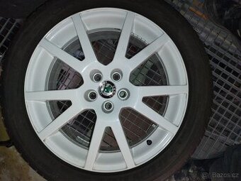 Kola Spider R17 originální bílé