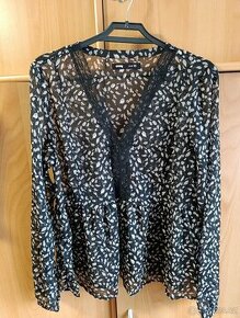 Vzorovaná šifonová halenka s krajkou