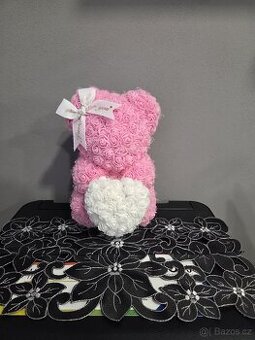 Medvídek z růží