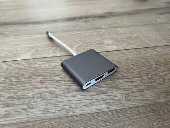 Dokovací stanice s USB-C pro MacBook