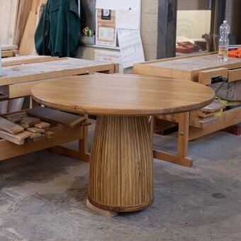 Výroba masivních stolů a stolků