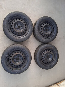 Sada zimních pneumatik 195/60 R15