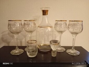 Starožitná láhev a5 skleniček