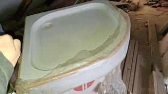 Sprchova vanicka bila čtvrtkruh 90