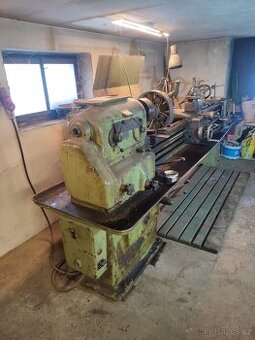 Soustruh na kov - 1