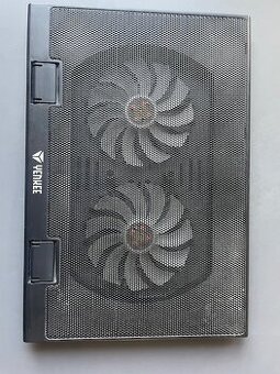 chladící podložka pod notebook
