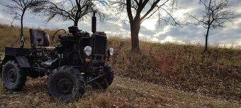 Malotraktor Ursus + ARO podvozek