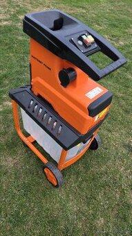 Drtič,  štepkovač na větve