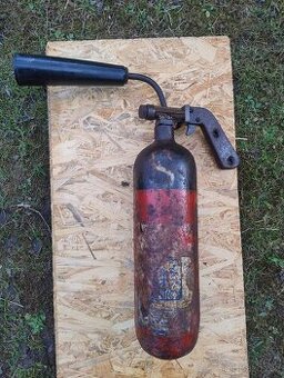 Starý hasící přístroj