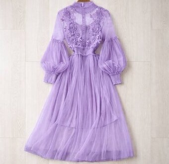 Krásné nové šaty