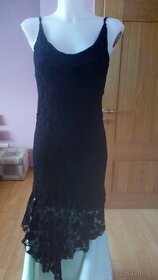 Krajkové černé šaty na ramínka M/L - 1
