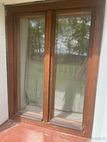 Dřevěna dvoukřídla okna dvou sklo