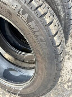 215 60 r17c