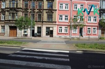 Obchodní prostory v obchodní části, Karlových Vary - ulice