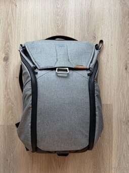 Peak Design Everyday Backpack v1, šedý (20l) - 1
