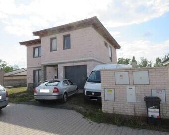 RD a pozemek, Zlonín, Praha - východ, ID 7306e 1706 - 1