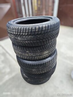 Zimní pneu 4 KS 215/55 R17 7mm Dot 2021