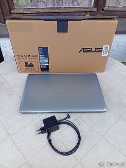 Prodám notebook Asus.