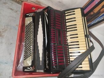 Harmonika Akordeon
