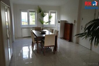 Krásný byt 3+kk o celkové ploše 77m2 ve 3NP s možností parko