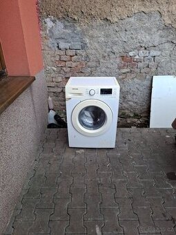 prodám starši ale funkčni pračku