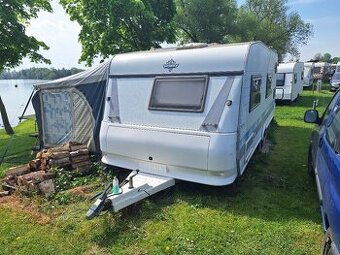 Karavan hobby 560