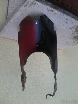 Jawa-čz 175/356-podsedlové plechy,kryty reflektoru a motoru.