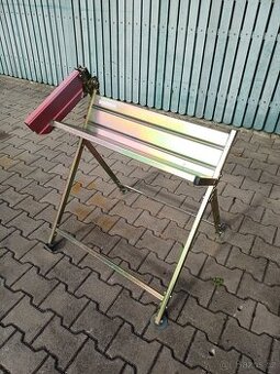 Koza na řezání dřeva s držákem na řetězovou pilu