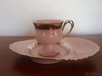 Hrnek s podšálkem - růžový porcelán