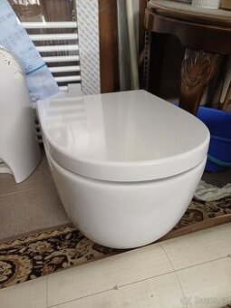 závěsný klozet wc