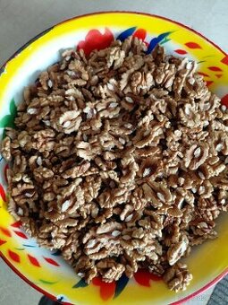 Prodám letošní vyloupané vlašské ořechy