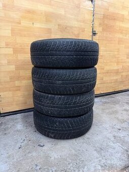 Zimní pneu 225/60/17