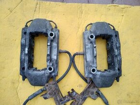 Přední BREMBO brzdové třmeny Alfa Romeo 330 mm