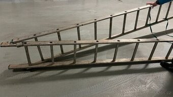 Skládací hliníkový žebřík délka 4 m 20 cm + vysunutí tatáž d