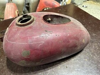 Nádrž s otvorem na ampérmetr JAWA 250/353 350/354 kývačka