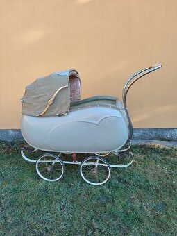 Starožitný kočárek pro miminko Panther