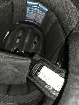 Předám anebo vyměním helmu skoro novou