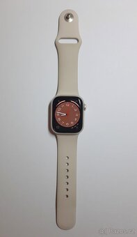 Apple Watch 8 - 41 mm v bezvadném stavu