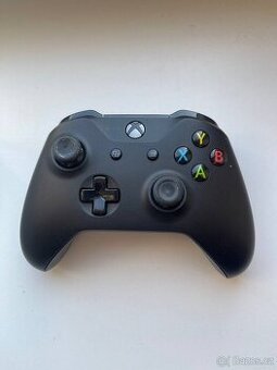 Xbox One Wireless Controller (model 1708) – s krabicí