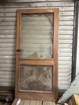 Prodám masivní dvere