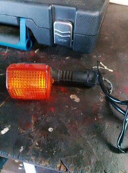 Blinkry na Hondu Dominátor