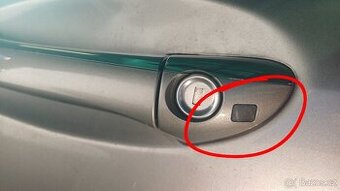 Mercedes infra senzory do dverních zámků