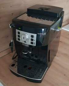 Automatický kávovar De'Longhi Magnifica